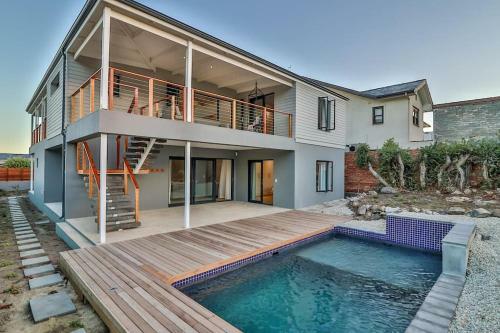 Luxury Seafront Villa