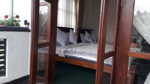 Hostal The New View