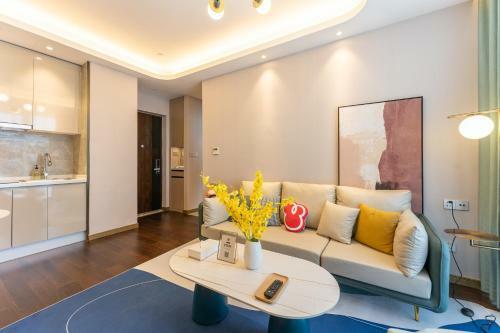 Locals Apartment Place 11