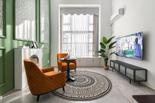 Locals Apartment Place 00
