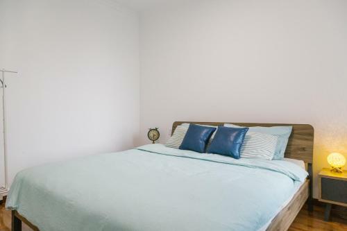 Locals Apartment House 41