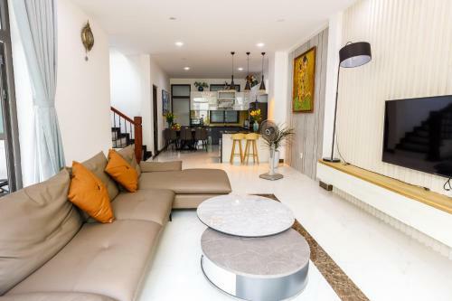 Villa Royal Home