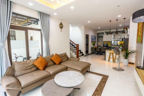 Villa Royal Home