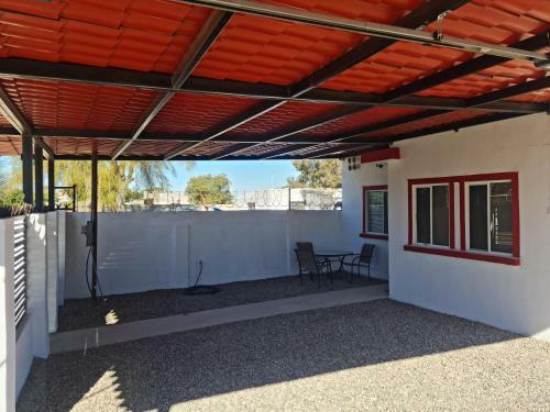 Very Secured House 7 Minutes From The Beach
