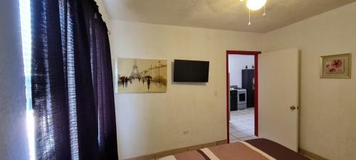 Very Secured House 7 Minutes From The Beach