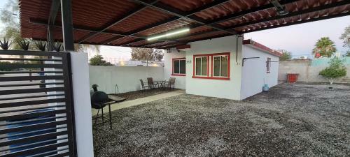 Very Secured House 7 Minutes From The Beach