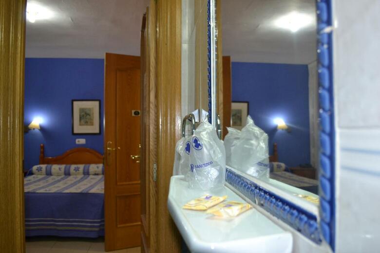Hostal Al-qazeres