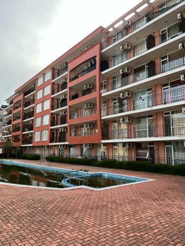Nice Quiet Apartment In The Town Center With Pool