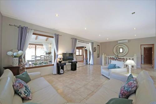 Villa Oodles Retreat