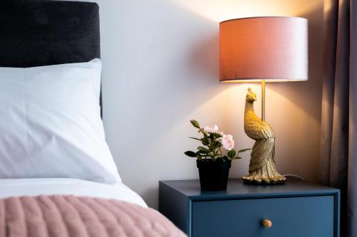Unique Boutique Apartment 2 Bed - Free Parking.
