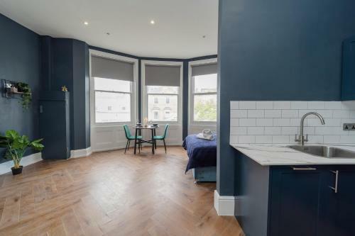 Apartamento 4st Spacious Studio High Ceiling Mins Away From Brighton Beach