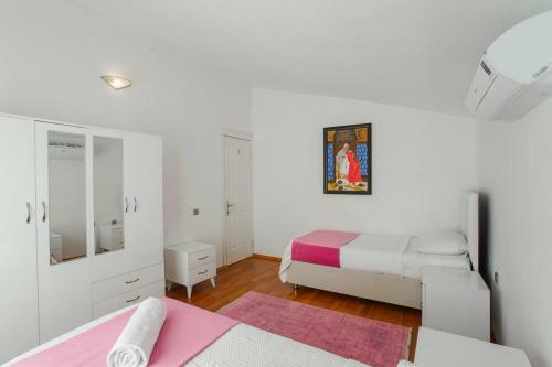 Superb Villa With Private Pool And Excellent View Near Beach In Kas