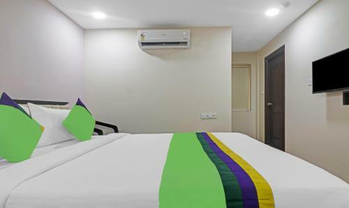 Treebo Trend Hotel Purple Square