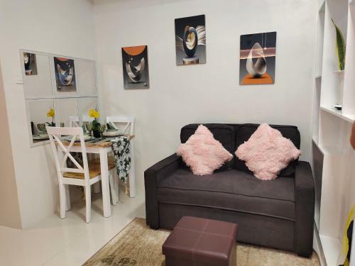 Apartamento Tagaytay Lounge By: Amber's Abode