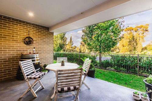 Park View Mudgee- Relax And Stroll To Everything! 3bdrm W Park Views