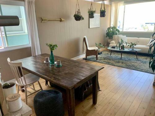 Apartamento Botanical Retreat With A Gorgeous Ocean View