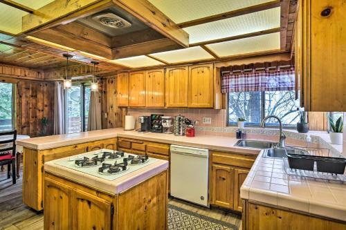 Running Springs Cabin With Large Deck And View!