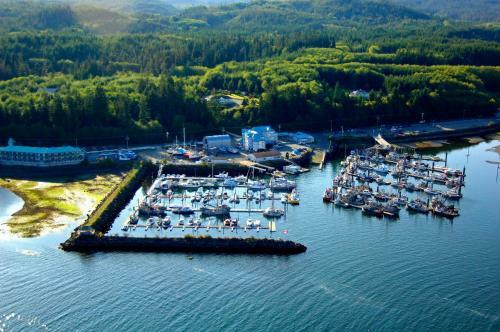 Hotel Quarterdeck Inn Marina And Resort - Standard Cb
