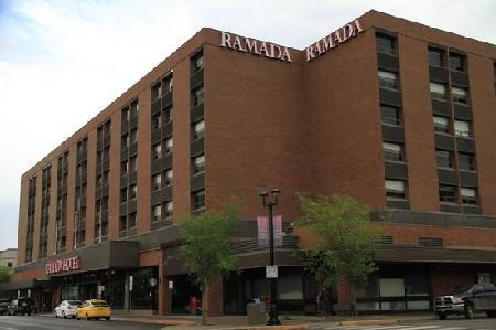 Ramada Hotel Downtown Prince George - Junior Suite
