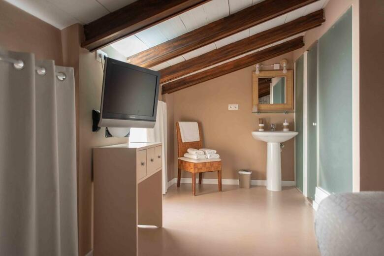 Hotel Almunia