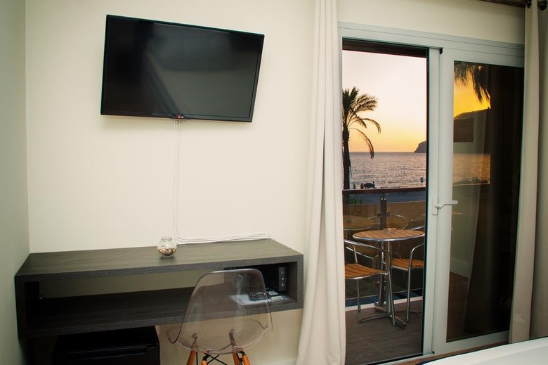 Hostal La Caleta Bay