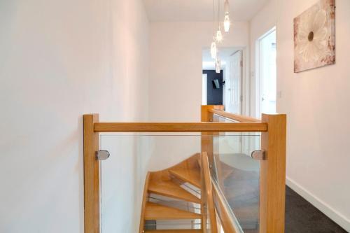Pass The Keys Beautiful 4br With Private Garden