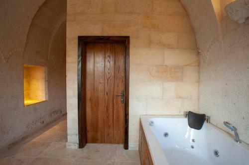 Narcissos Cave Hotel