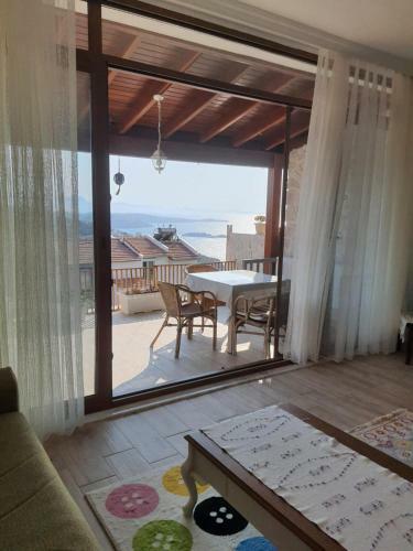 Sunset Dreamers Captivating 1-bed Apartment