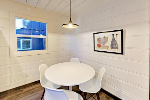 Manzanita Holiday 4