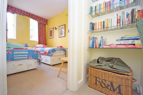 Pepper Pot Cottage , Compton
