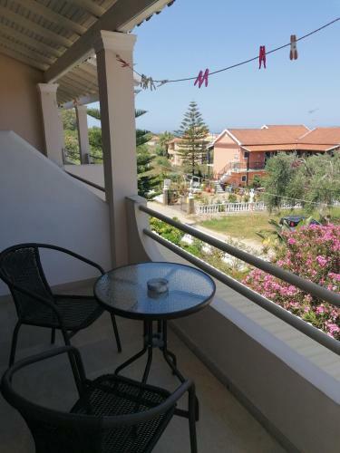 Makis Apartments 2