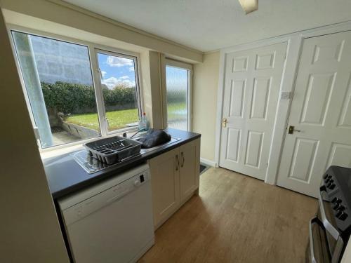 Narnia, Delabole, Sleeps 8