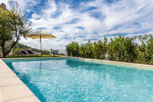Charming Tuscan Villa With Stunning Seaview & Pool