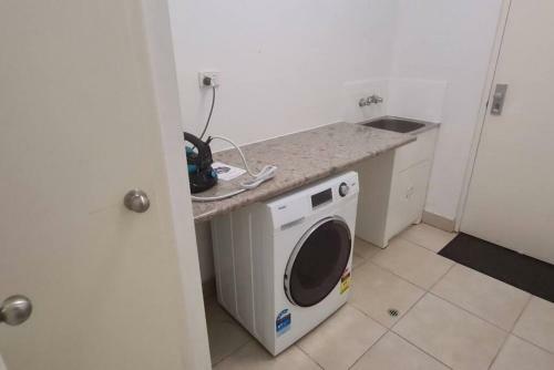 Trendy 4 Bedroom In Fairfield Waters