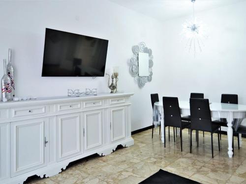 Inviting Apartment In Fivizzano With Balcony