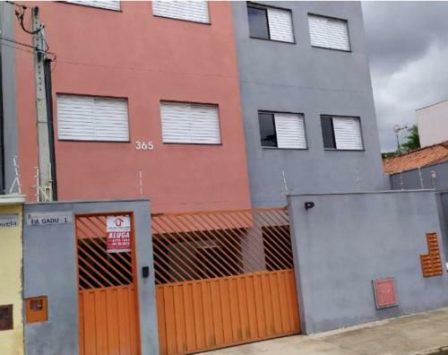 Quarto Inteiro Com Garagem Inclu�do
