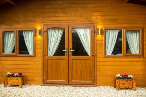 Bluebell Log Cabin