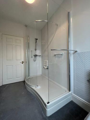 Spacious Bungalow With Large Private Garden