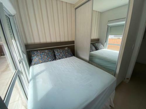 Apartamento 321 - Ampla Cobertura Na Praia de Bombas