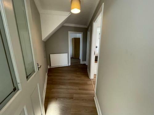 Huge Serviced Apartment With Free Parking