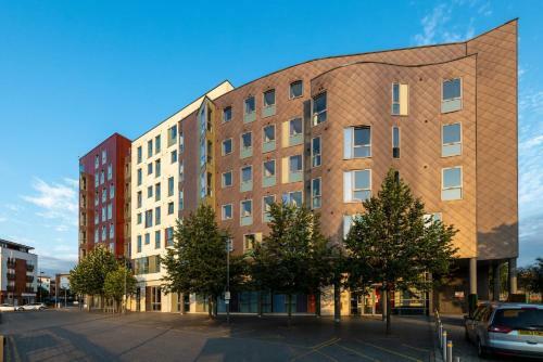 Student Only - Private Rooms In Shared Apartment - Collegiate Athena Hall