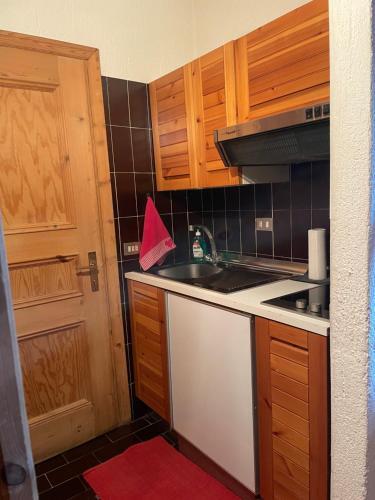 Nice Central Two-room Apartment With Parking