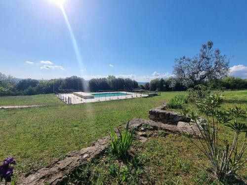 Splendid Holiday In Montalcino With Shared Pool