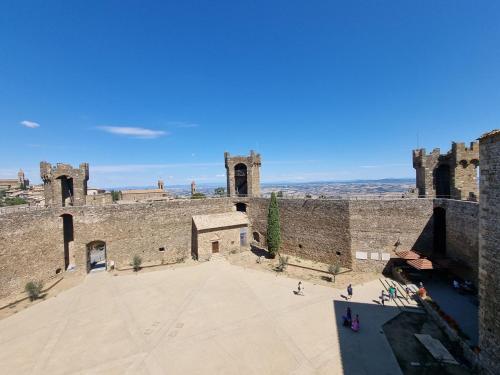 Splendid Holiday In Montalcino With Shared Pool
