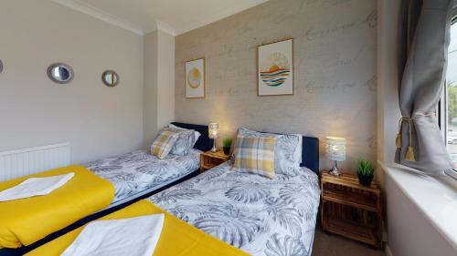 Contemporary 2 Bed Apartment With Private Garden