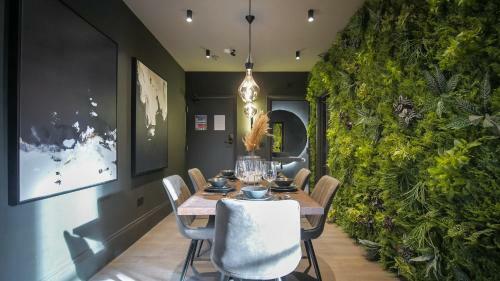 Midnight Boutique By The Jacksonheim Boutique