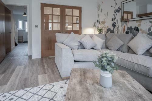 Maes Yr Orsaf - 4 Bedroom Holiday Home - Narberth