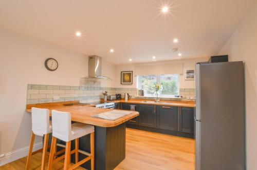 Blackmount House