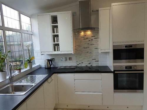 Spareroom @ Plumstead - London - Free Parking