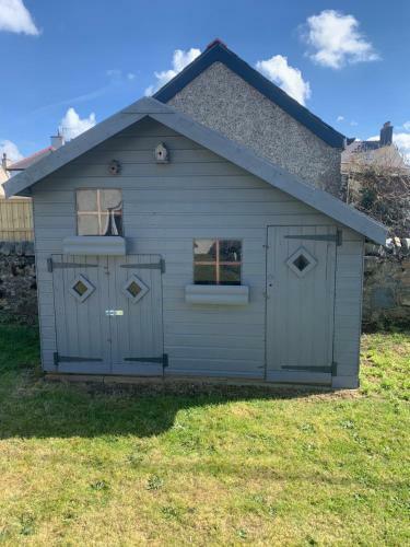 Lovely Nefyn Detached House With Sea Views